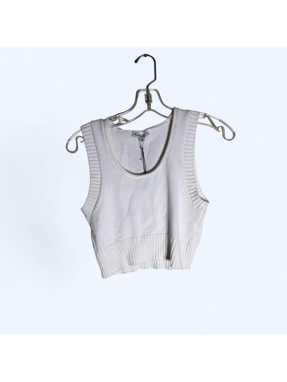 White cropped sweater vest
